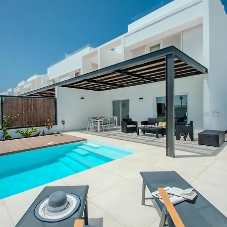 Serena 38 - Heated Pool, Sea Views, Ac, High Speed Internet Villa Playa Blanca (Lanzarote)